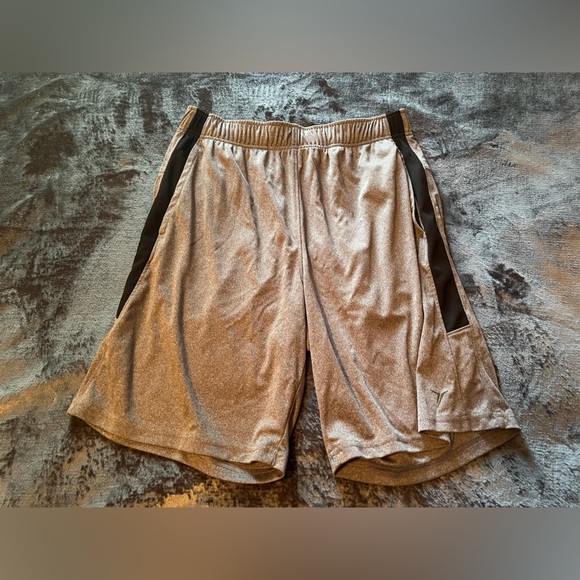 Old Navy Active Go Dry Shorts Size M - Picture 9 of 14